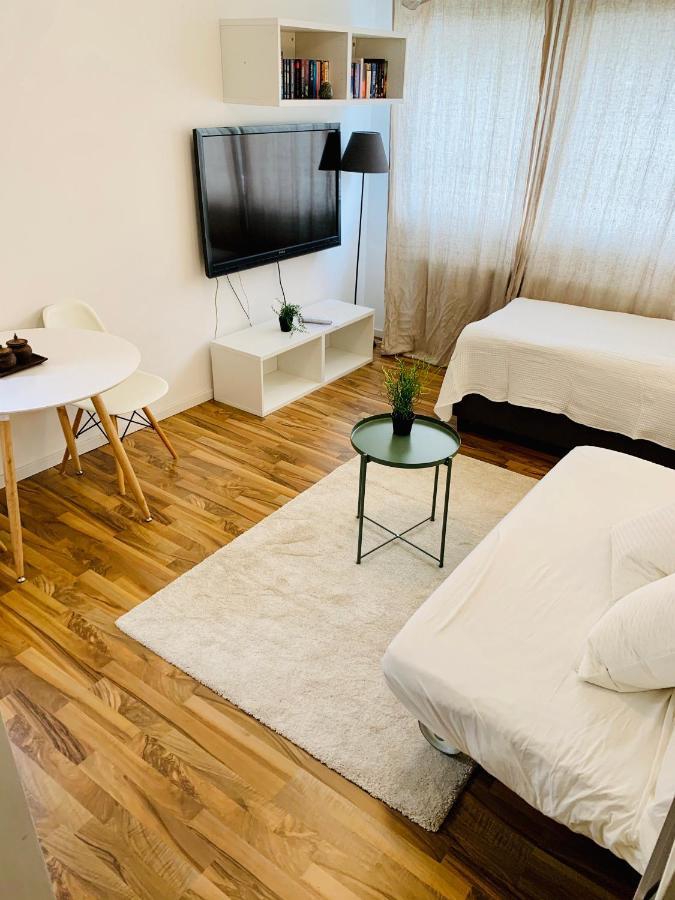 Top Renoviertes Apartement In Bester Lage Von Homburg- 5 Fussminuten Zur Uniklinik Homburg  Eksteriør bilde