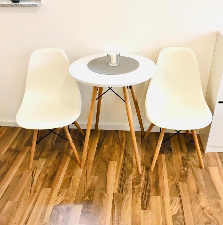 Top Renoviertes Apartement In Bester Lage Von Homburg- 5 Fussminuten Zur Uniklinik Homburg  Eksteriør bilde