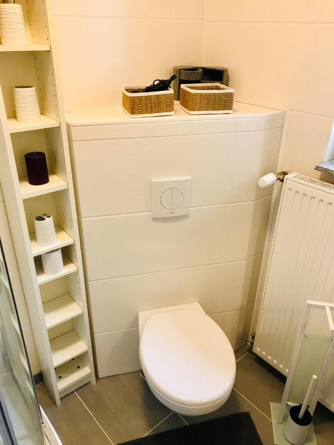 Top Renoviertes Apartement In Bester Lage Von Homburg- 5 Fussminuten Zur Uniklinik Homburg  Eksteriør bilde